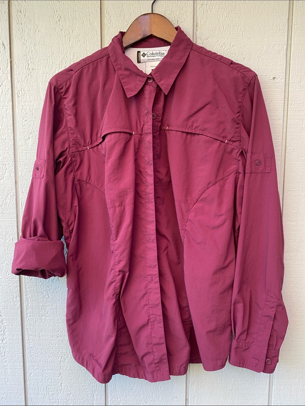 Columbia women’s Button-Front Outdoor Shirt — Burgundy